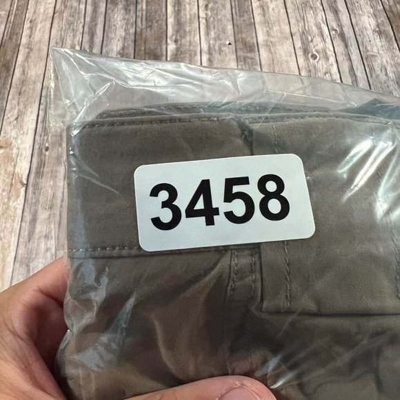 Duluth Flex Dry on the Fly Cargo Stretch Shorts 36x9 Mens Brown Utility 46206 - Picture 9 of 9